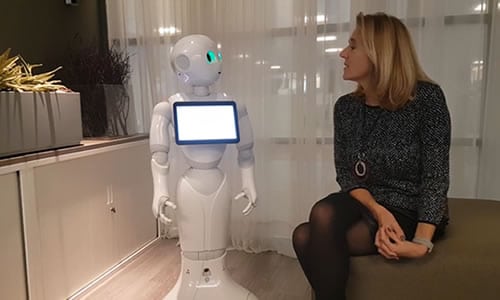 Video uitnodiging met Robot