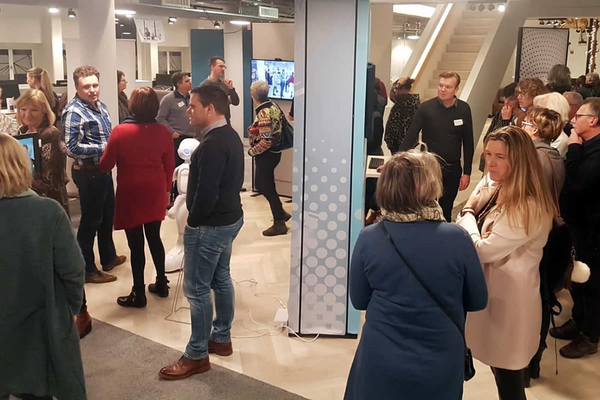 Innovatie pop-up mensen in gesprek