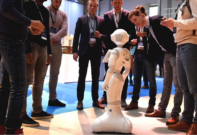 Innovatie dag, Robot voor een beurs huren