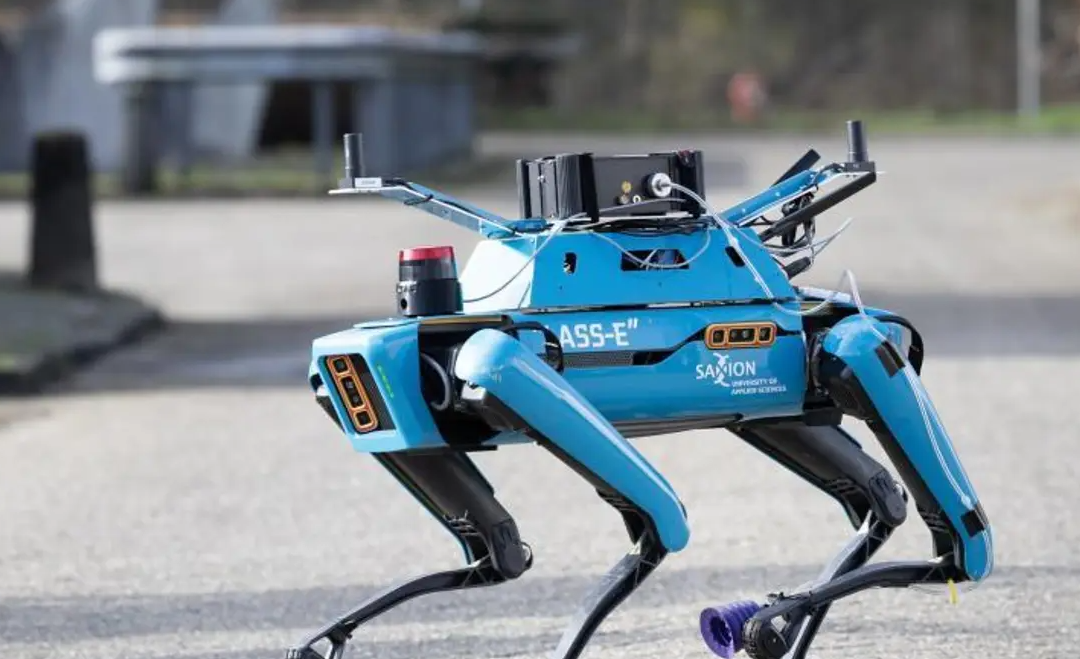 Alliander werkt met hogeschool Saxion aan robothond LASS-E